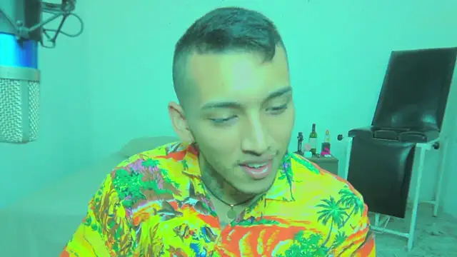 Snapshot of David_Adams2003 chatting on 03.05.25 David Adams2003 online show from 03.05.25