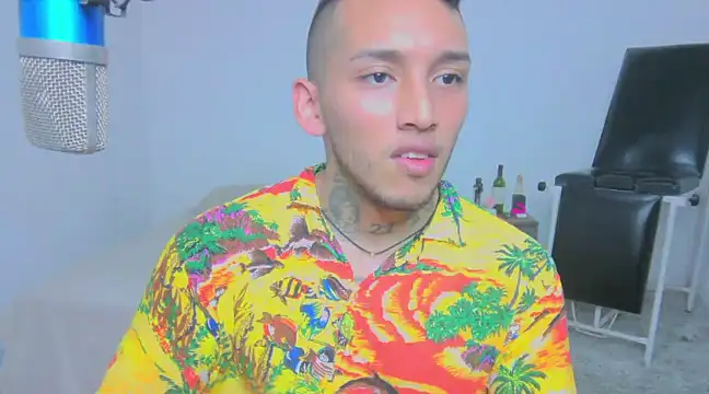 Snapshot of David_Adams2003 chatting on 03.05.25 David Adams2003 online show from 03.05.25