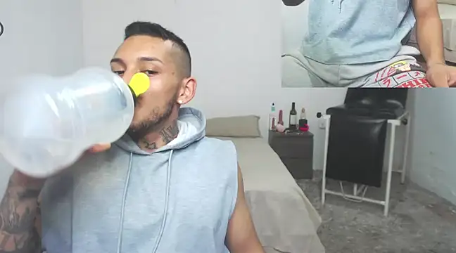 Snapshot of David_Adams2003 chatting on 03.14.25 David Adams2003 online show from 03.14.25