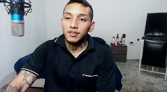 Snapshot of David_Adams2003 chatting on 03.19.25 David Adams2003 online show from 03.19.25