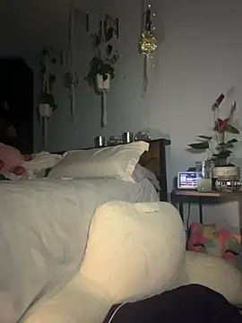 AlessasRoom online show from 04.14.26