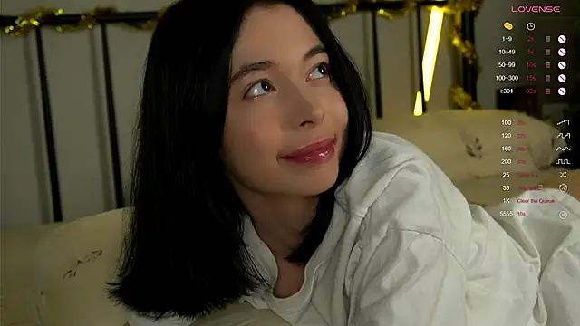 LittleOriana online show from 12.19.25