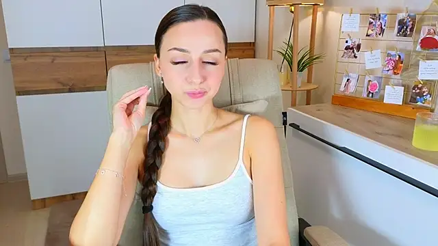 Snapshot of mellowness_ chatting on 10.02.25 mellowness  online show from 10.02.25