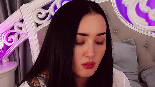 KimKhallifa online show from 01.27.25