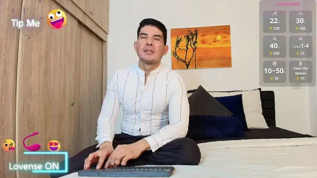 Snapshot of Andrewstelle_coleman chatting on 10.30.25 Andrewstelle coleman online show from 10.30.25