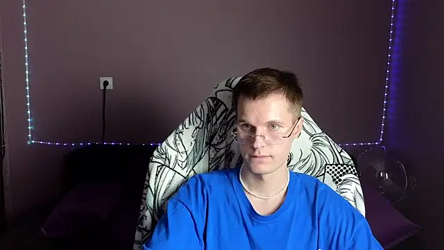 Leonnextdoor online show from 12.29.24