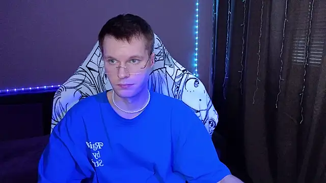 Leonnextdoor online show from 01.10.25