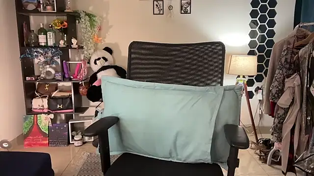 Snapshot of roseofvenom chatting on 02.07.26 roseofvenom online show from 02.07.26