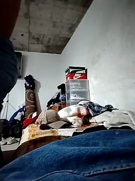 Snapshot of MartzJJ chatting on 09.13.25 MartzJJ online show from 09.13.25