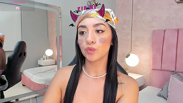 MAGIC AURORAA online show from 03.18.25