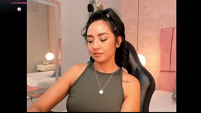 MAGIC AURORAA online show from 03.20.25