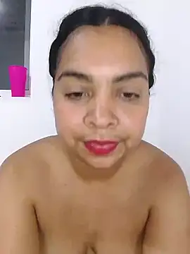 Snapshot of Brendabluee chatting on 01.06.25 Brendabluee online show from 01.06.25