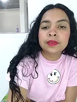 Snapshot of Brendabluee chatting on 01.08.25 Brendabluee online show from 01.08.25