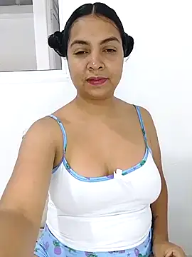 Snapshot of Brendabluee chatting on 02.02.25 Brendabluee online show from 02.02.25