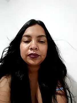 Snapshot of Brendabluee chatting on 11.22.25 Brendabluee online show from 11.22.25