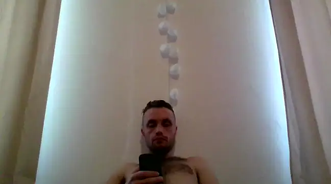 Snapshot of tomasek28 chatting on 12.27.24 tomasek28 online show from 12.27.24