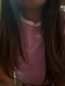 Snapshot of lunagonzales_lima_2007 chatting on 10.19.25 lunagonzales lima 2007 online show from 10.19.25