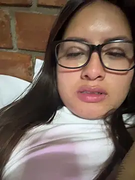 Snapshot of lunagonzales_lima_2007 chatting on 11.02.25 lunagonzales lima 2007 online show from 11.02.25