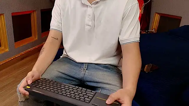 MarcoVitto online show from 12.03.25