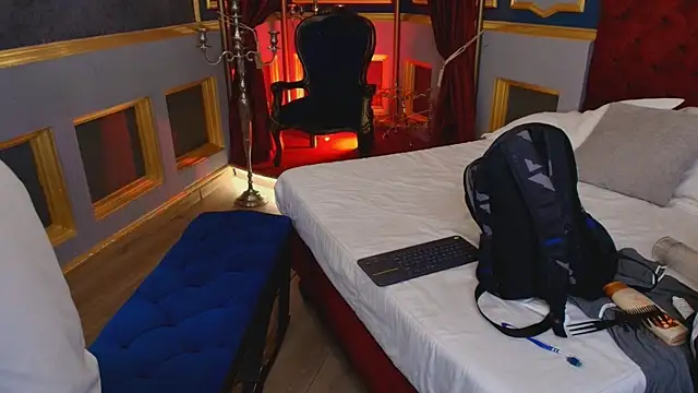 MarcoVitto online show from 12.15.25