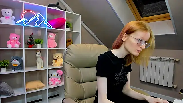 Snapshot of ElizabethHarpper chatting on 12.31.24 ElizabethHarpper online show from 12.31.24