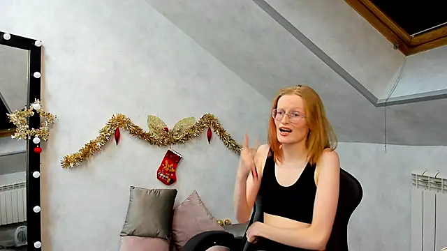 Snapshot of ElizabethHarpper chatting on 01.07.25 ElizabethHarpper online show from 01.07.25