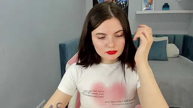 Snapshot of CharlotteMitchell chatting on 02.07.25 CharlotteMitchell online show from 02.07.25