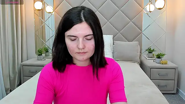 Snapshot of CharlotteMitchell chatting on 02.08.25 CharlotteMitchell online show from 02.08.25