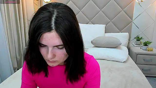 Snapshot of CharlotteMitchell chatting on 02.08.25 CharlotteMitchell online show from 02.08.25