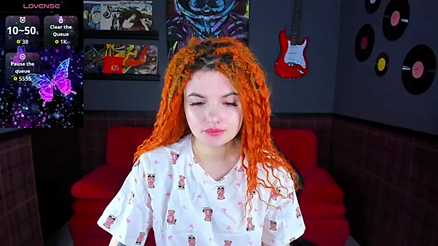 Snapshot of CharlotteMitchell chatting on 10.05.25 CharlotteMitchell online show from 10.05.25