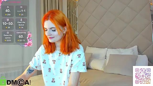 Snapshot of CharlotteMitchell chatting on 10.22.25 CharlotteMitchell online show from 10.22.25