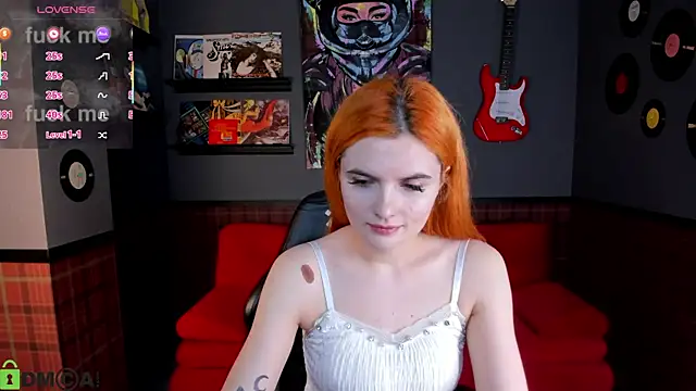 Snapshot of CharlotteMitchell chatting on 11.07.25 CharlotteMitchell online show from 11.07.25