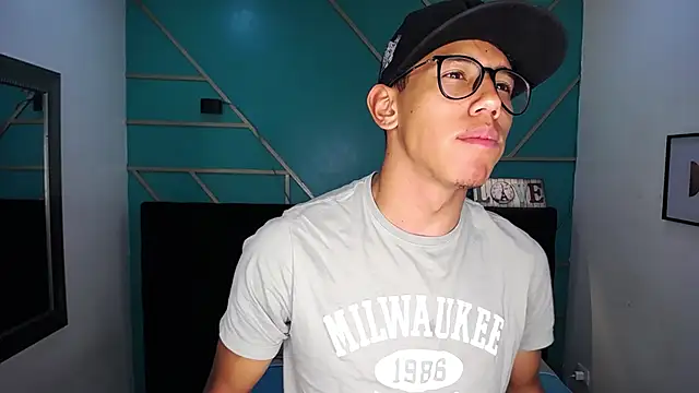 Snapshot of RyanPricee chatting on 01.15.25 RyanPricee online show from 01.15.25