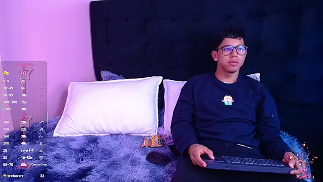 Snapshot of RyanPricee chatting on 11.29.25 RyanPricee online show from 11.29.25