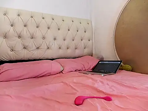 Rocket1978 online show from 10.16.25