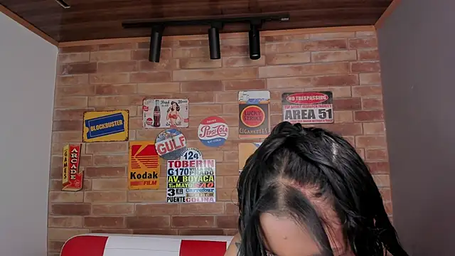 miss   evangeline online show from 10.04.25