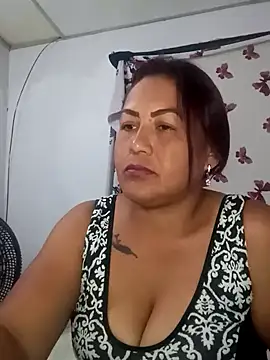 Snapshot of Abigail_BigTits chatting on 03.06.25 Abigail BigTits online show from 03.06.25