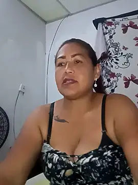 Snapshot of Abigail_BigTits chatting on 03.21.25 Abigail BigTits online show from 03.21.25