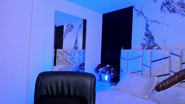 daniiphoeniixx online show from 11.13.25