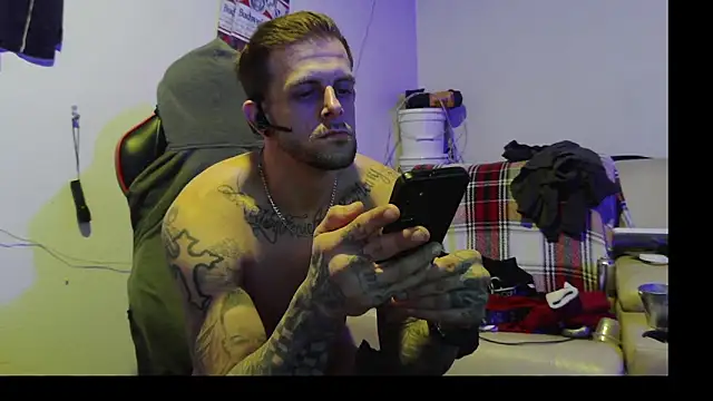 Snapshot of JamesMichael88 chatting on 02.25.25 JamesMichael88 online show from 02.25.25