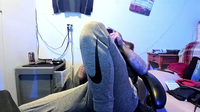 Snapshot of JamesMichael88 chatting on 02.27.25 JamesMichael88 online show from 02.27.25