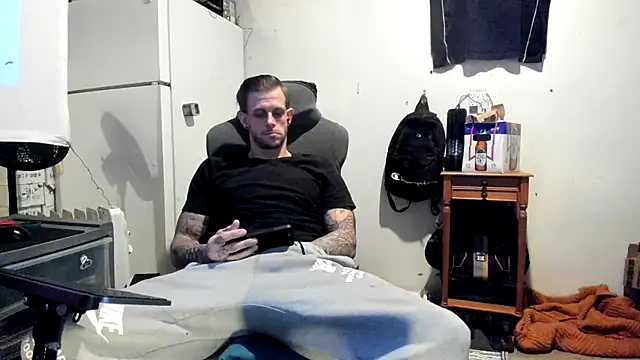 Snapshot of JamesMichael88 chatting on 03.19.25 JamesMichael88 online show from 03.19.25