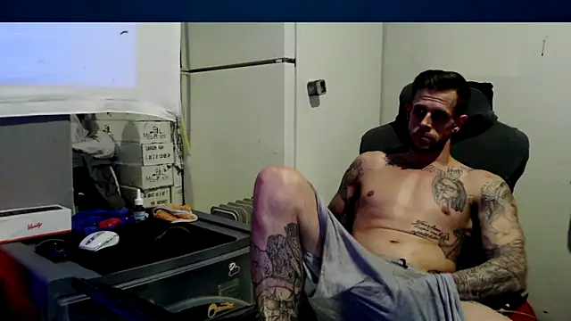 Snapshot of JamesMichael88 chatting on 03.20.25 JamesMichael88 online show from 03.20.25