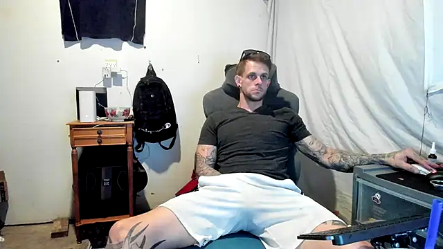 Snapshot of JamesMichael88 chatting on 03.21.25 JamesMichael88 online show from 03.21.25