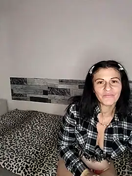 Snapshot of SEXYMIKY87 chatting on 02.17.25 SEXYMIKY87 online show from 02.17.25