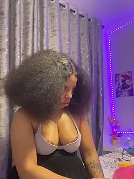 Snapshot of Thando04 chatting on 04.11.26 Thando04 online show from 04.11.26