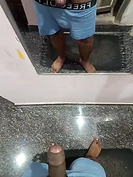 Snapshot of Bangalorious chatting on 03.12.25 Bangalorious online show from 03.12.25