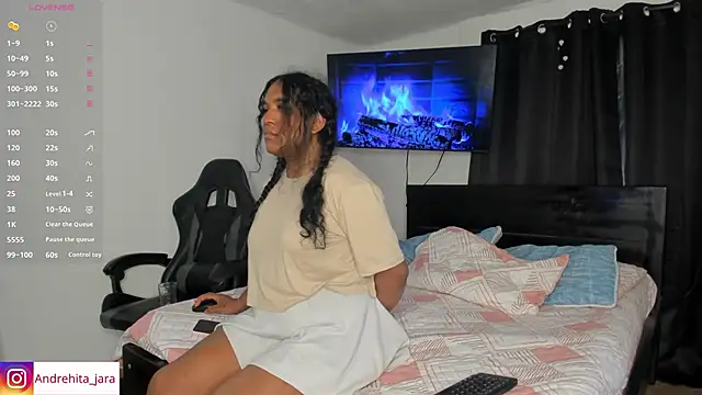 Snapshot of madisonbrunette chatting on 10.20.25 madisonbrunette online show from 10.20.25
