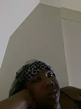 Snapshot of DamnBubbles chatting on 01.18.25 DamnBubbles online show from 01.18.25