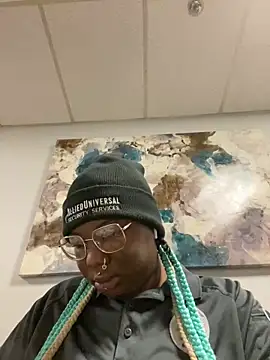 Snapshot of DamnBubbles chatting on 01.19.25 DamnBubbles online show from 01.19.25